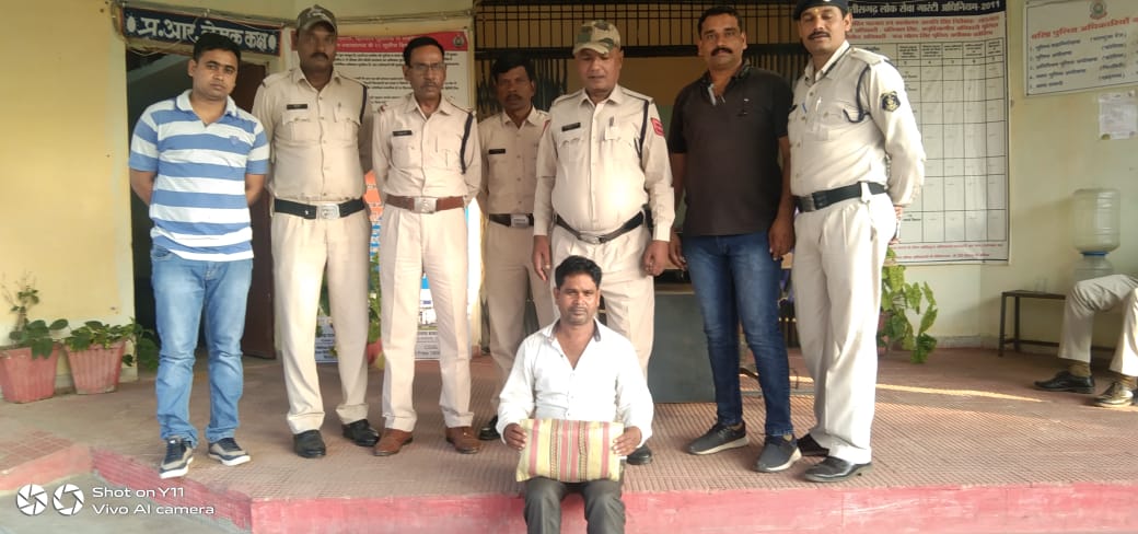 निजात अभियान के तहत खड़गवां पुलिस की कार्यवाही, गाँजा खपाने की तलाश में निकला युवक फँसा पुलिस के हाथों