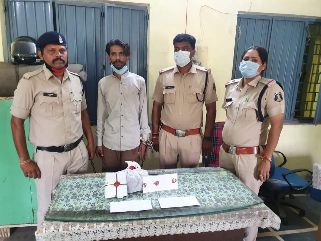 बड़ी कार्यवाही - प्रतिबंधित नशीली  टेबलेट निट्राजेपम-10 के साथ थाना तेलीबांधा  का हिस्ट्रीशीटर अज्जू उर्फ अजय मोटवानी  गिरफ्तार