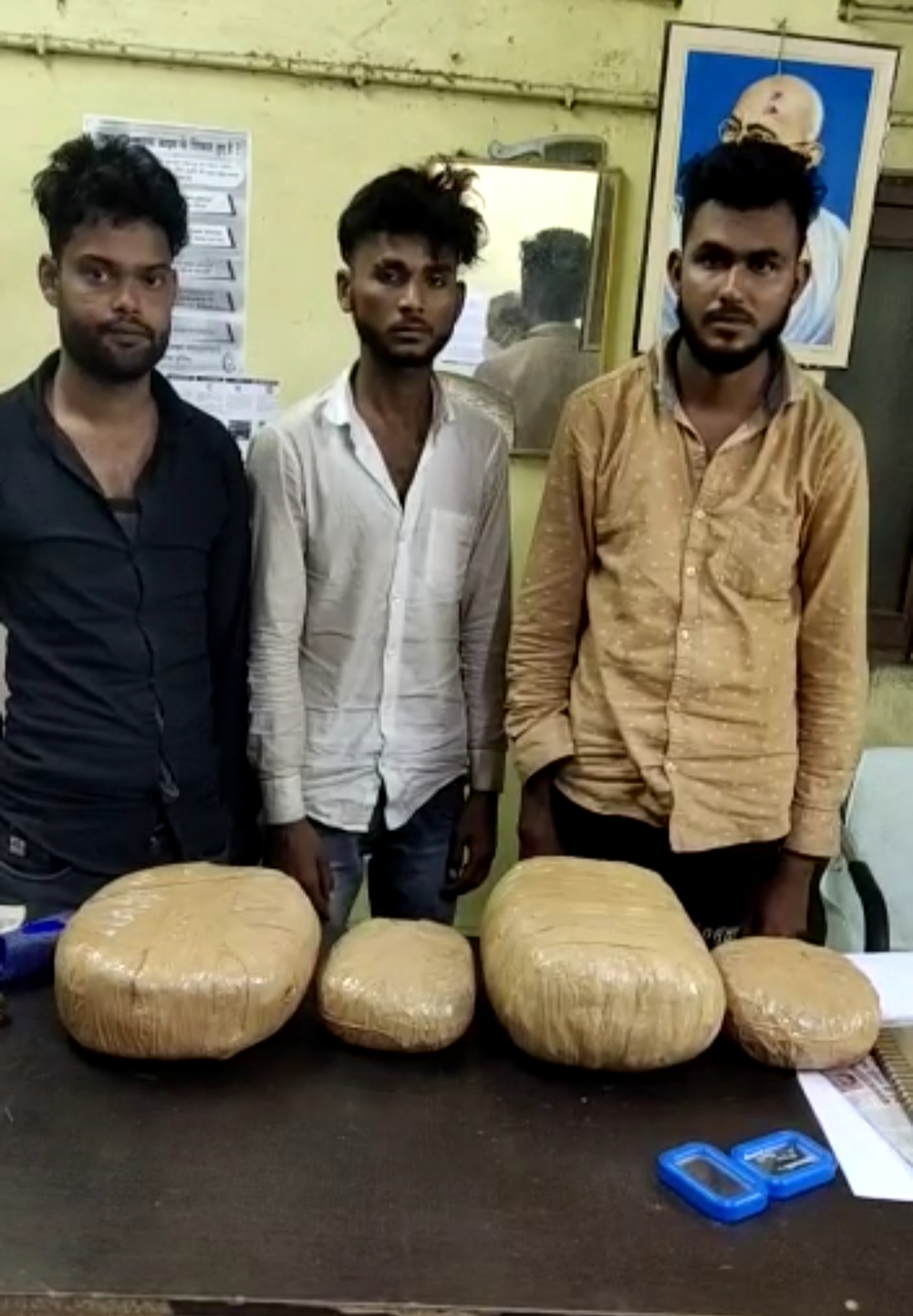 गांजा तस्करी करते उत्तर प्रदेश एवं मध्य प्रदेश के 03 अंतर्राज्यीय गांजा तस्कर गिरफ्तार