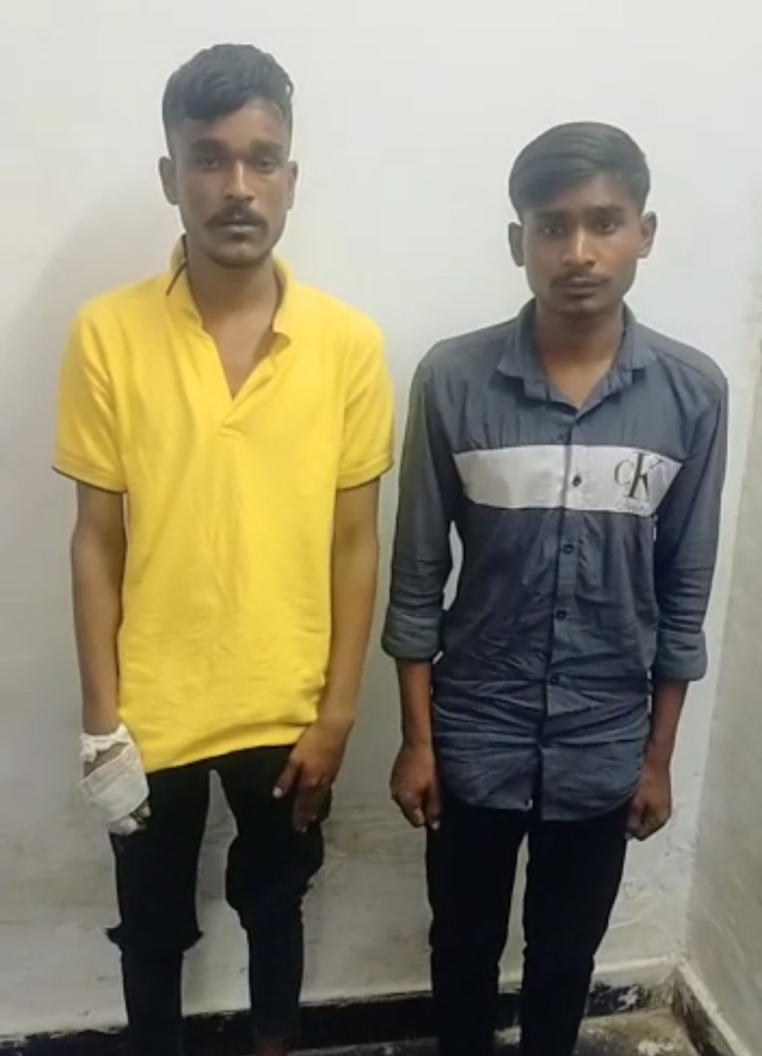 धारदार हथियार से मारपीट कर आहत करने वाले 02 आरोपी  गिरफ्तार