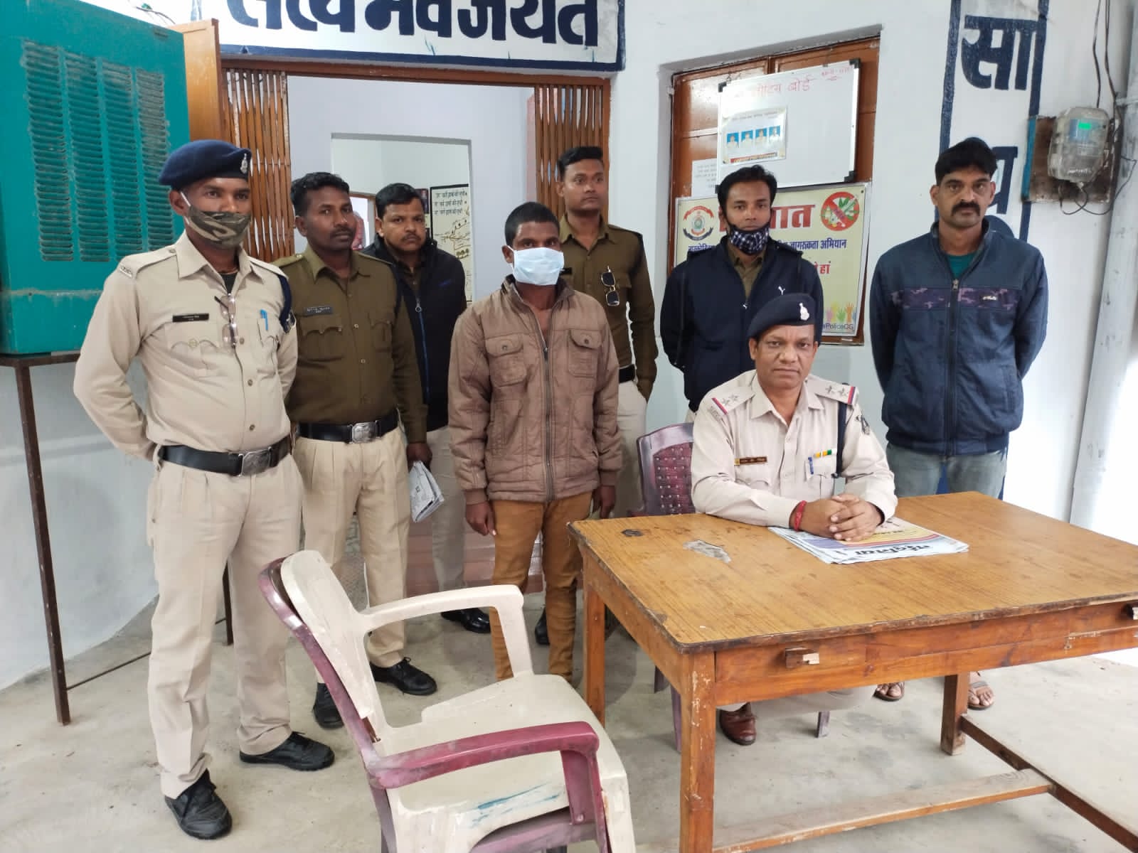 घरेलू विवाद पर पत्नी की गला घोंटकर हत्या करने वाला आरोपी गिरफ्तार