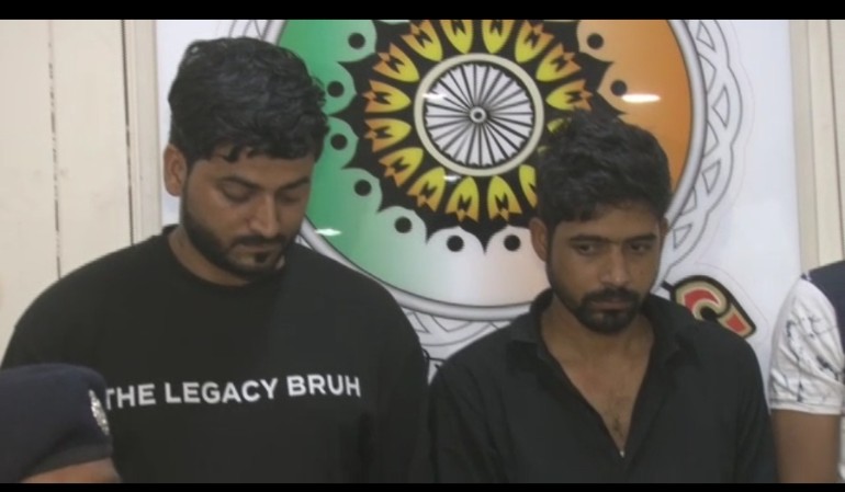 क्रेडिट कार्ड का झांसा देकर लाखों की ठगी करने वाले गिरोह को रायपुर पुलिस ने गिरफ्तार किया