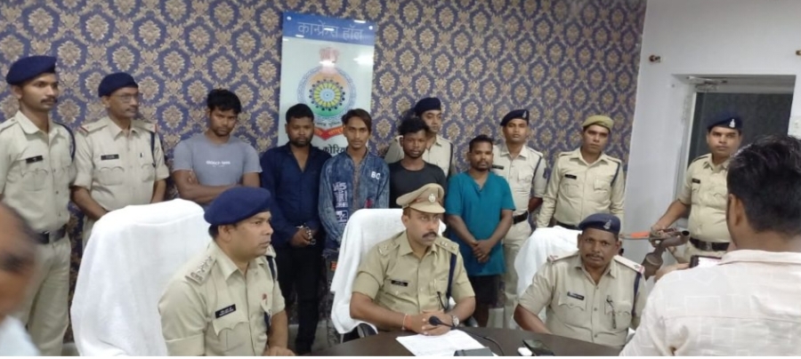 कार के साइलेसर चोरी करने वाले अंर्तराज्यीय गिरोह का पर्दाफाश...96 चोरियों का हुआ खुलासा....लाख की चोरी की घटना को दिया था अंजाम