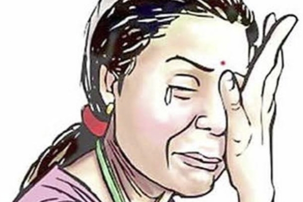 सरगुजा में दिल दहला देने वाला घटना आया सामने... बौखलाए पति ने निकल दी पत्नी की आंखें... बार-बार मायके जाने से नाराज था पति...