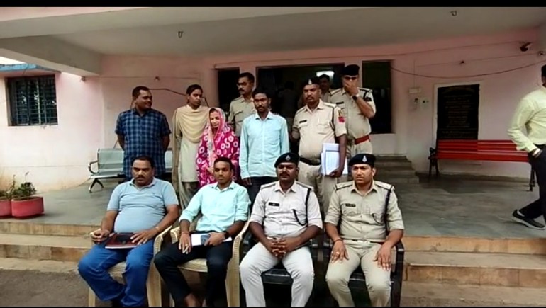 पत्नी ने प्रेमी के साथ मिलकर की पति की हत्या... लव ट्रायंगल बना...