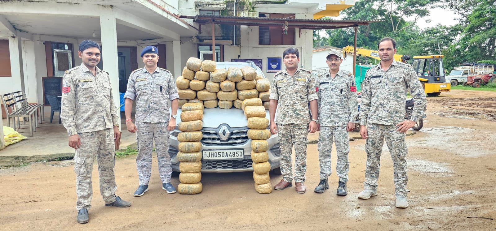 1 क्विंटल 26 किलो गांजा सहित एक कार किया जप्त