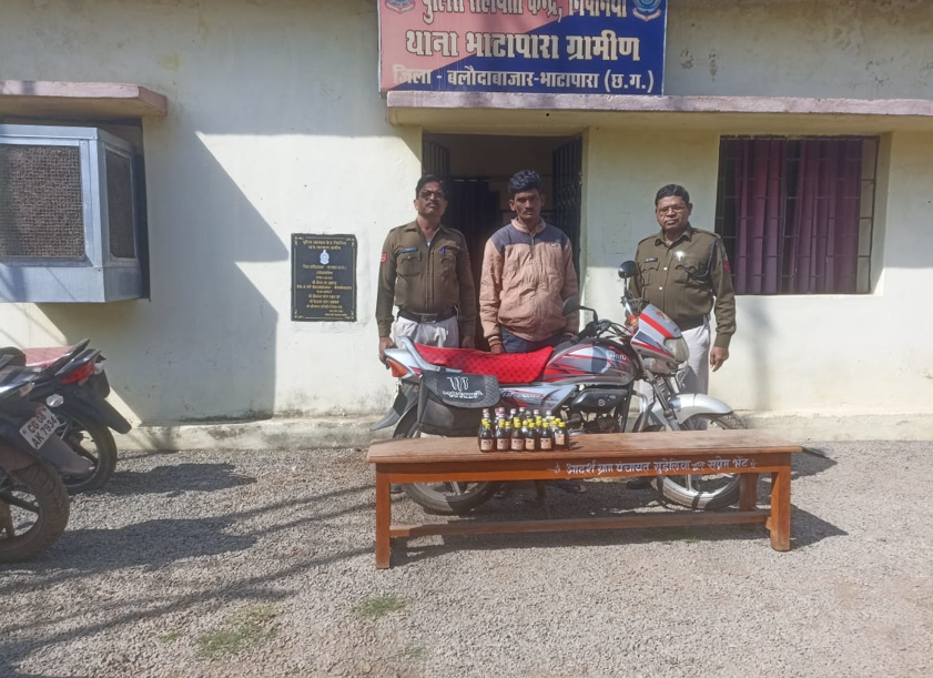  अवैध रूप से विक्रय हेतु शराब परिवहन करते  01 शराब सप्लायर गिरफ्तार/घटना में प्रयुक्त  मोटरसाइकिल को किया गया जप्त    