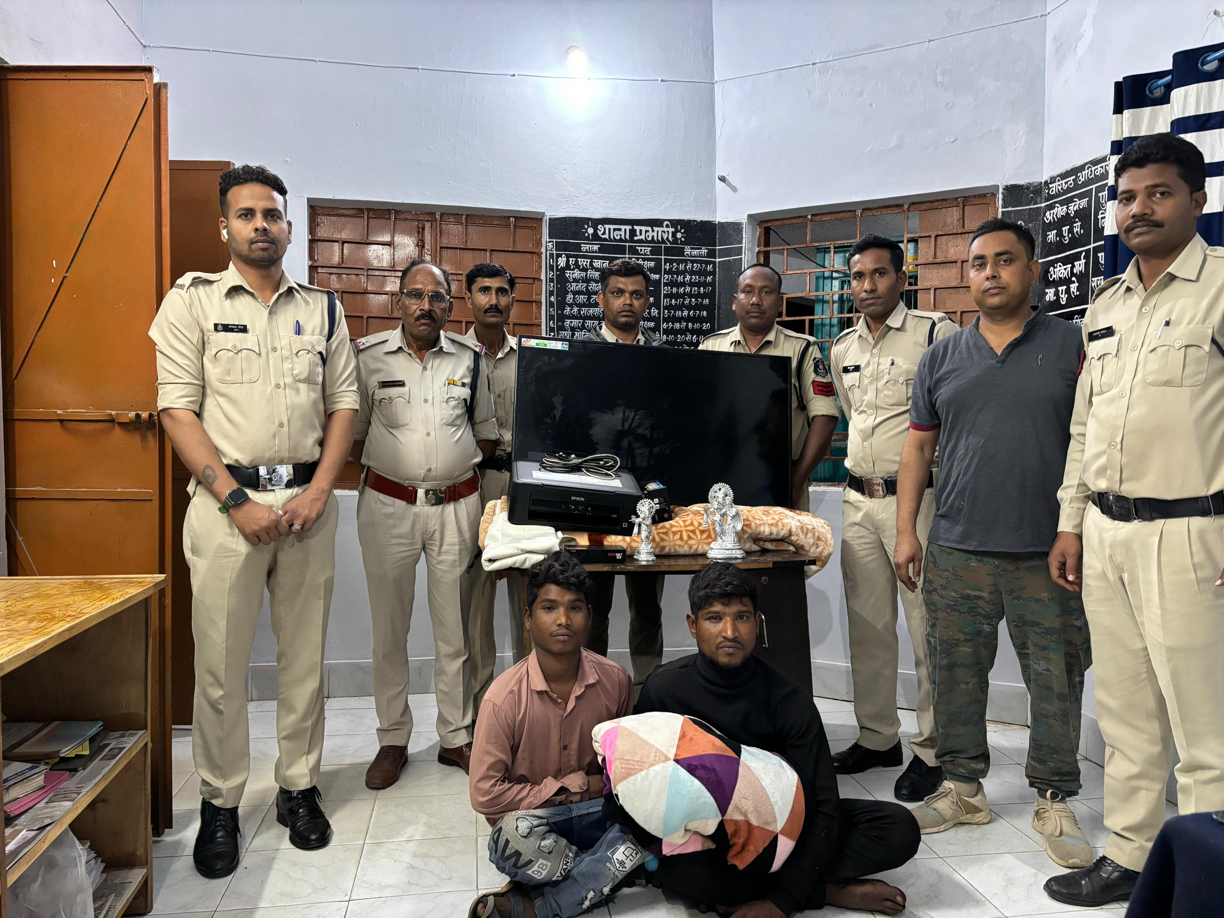 शातिर चोर सोनू उर्फ हैदराबादी चढ़ा थाना पोड़ी पुलिस के हत्थे भेजा गया जेल