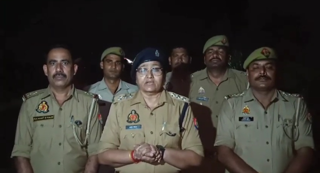 मैनेजर से लूट करने वाले दोनों आरोपी पुलिस मुठभेड़ में घायल कैश बरामद
