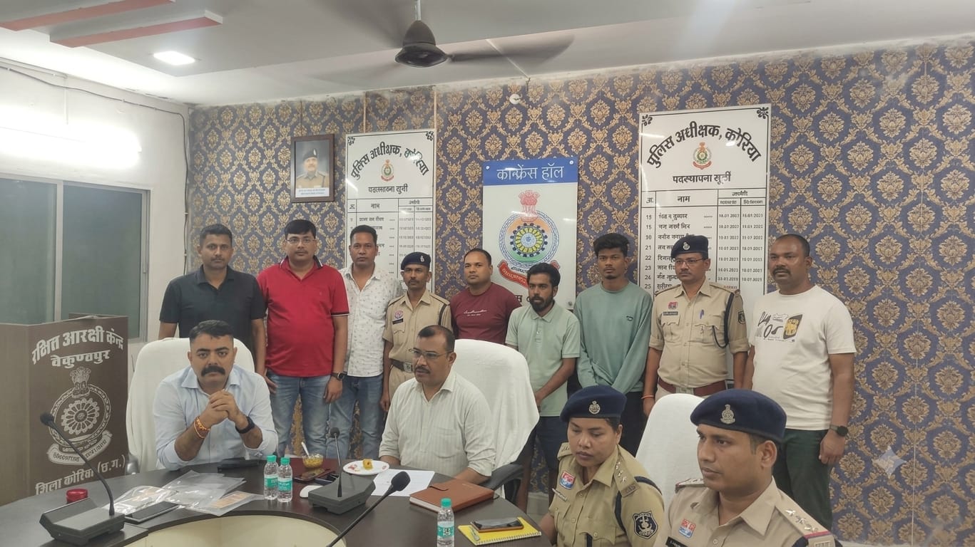 चरचा में सूने मकान से हुई लाखों की चोरी का खुलासा, पड़ोसी समेत तीन आरोपी गिरफ्तार