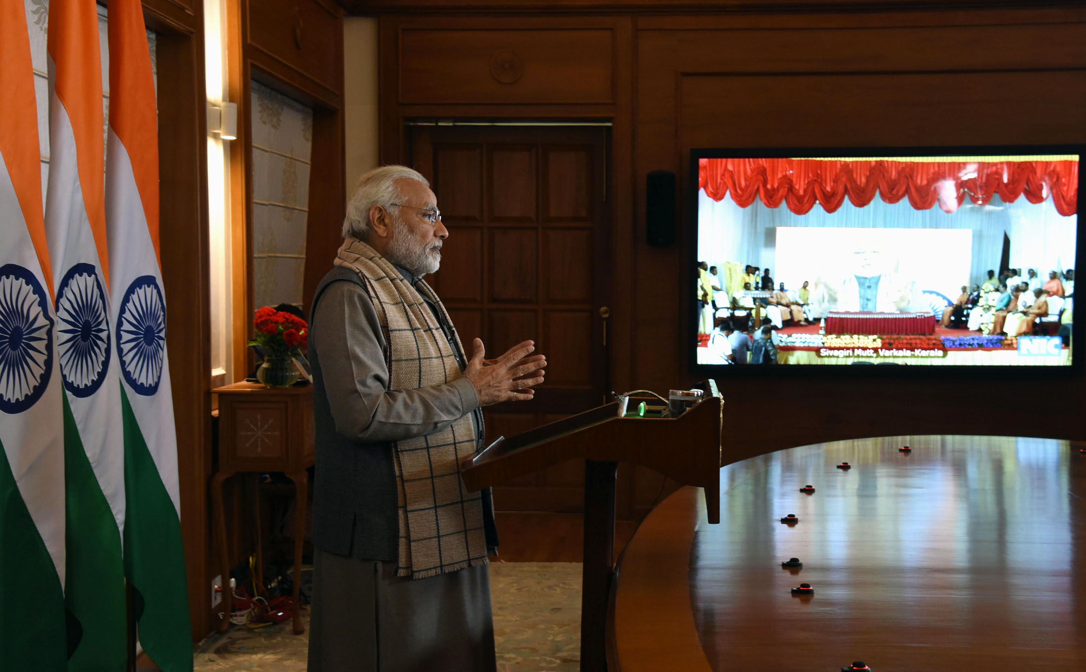 प्रधानमंत्री नरेन्&zwj;द्र मोदी ने अमेठी के गौरीगंज में सड़क हादसे के कारण हुई जनहानि पर गहरा शोक व्यक्त किया