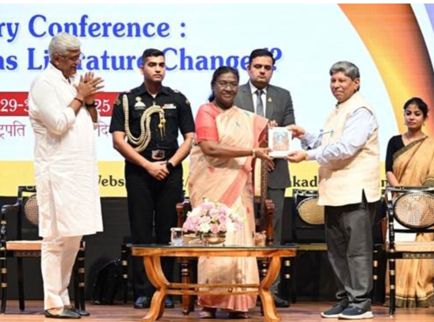 लोग साहित्य से प्रेरणा ले सकते हैं और अपने आदर्शों को साकार करने का प्रयास कर सकते हैं राष्ट्रपति श्रीमती द्रौपदी मुर्मु