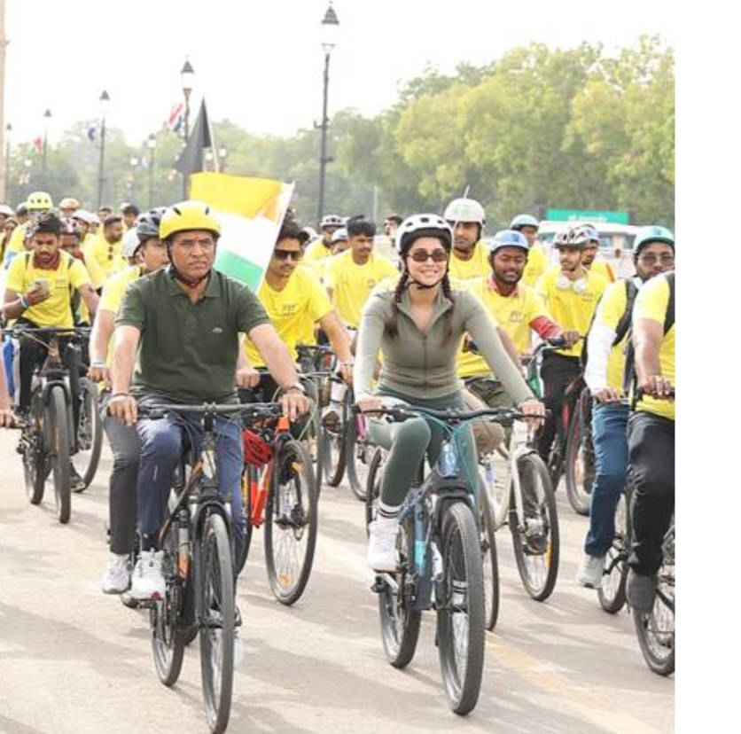 तिरंगा रैली फिट Thanks संडे ऑन साइकिल के 25वें संस्करण में सशस्त्र बलों को श्रद्धांजलि दी गई  विश्व साइकिल दिवस मनाया गया