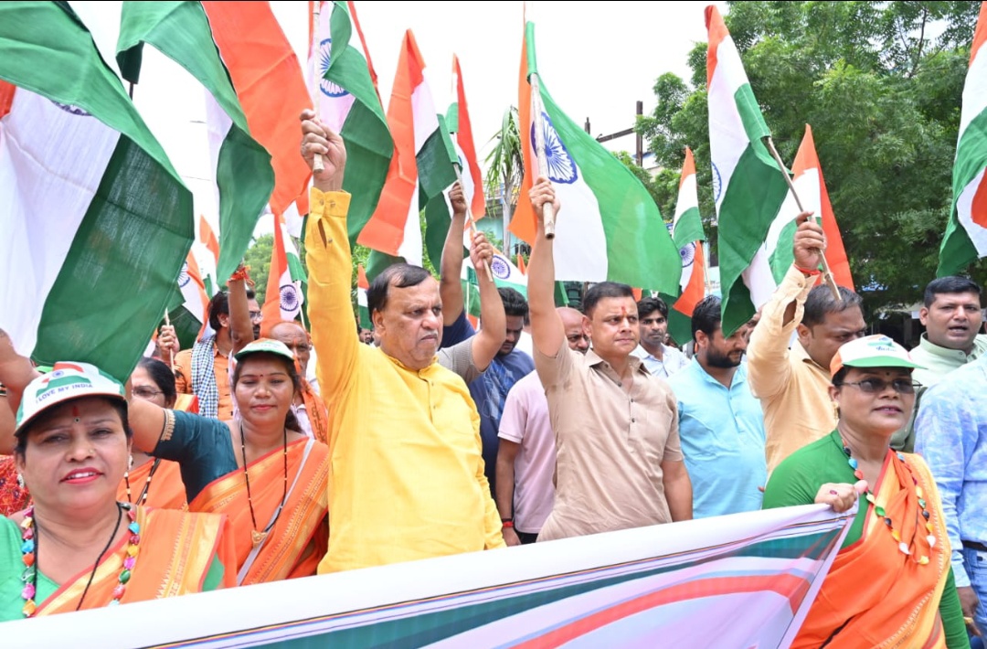 तिरंगे के रंग में रंगा भाटापारा भव्य तिरंगा यात्रा से गूंजा राष्ट्रप्रेम