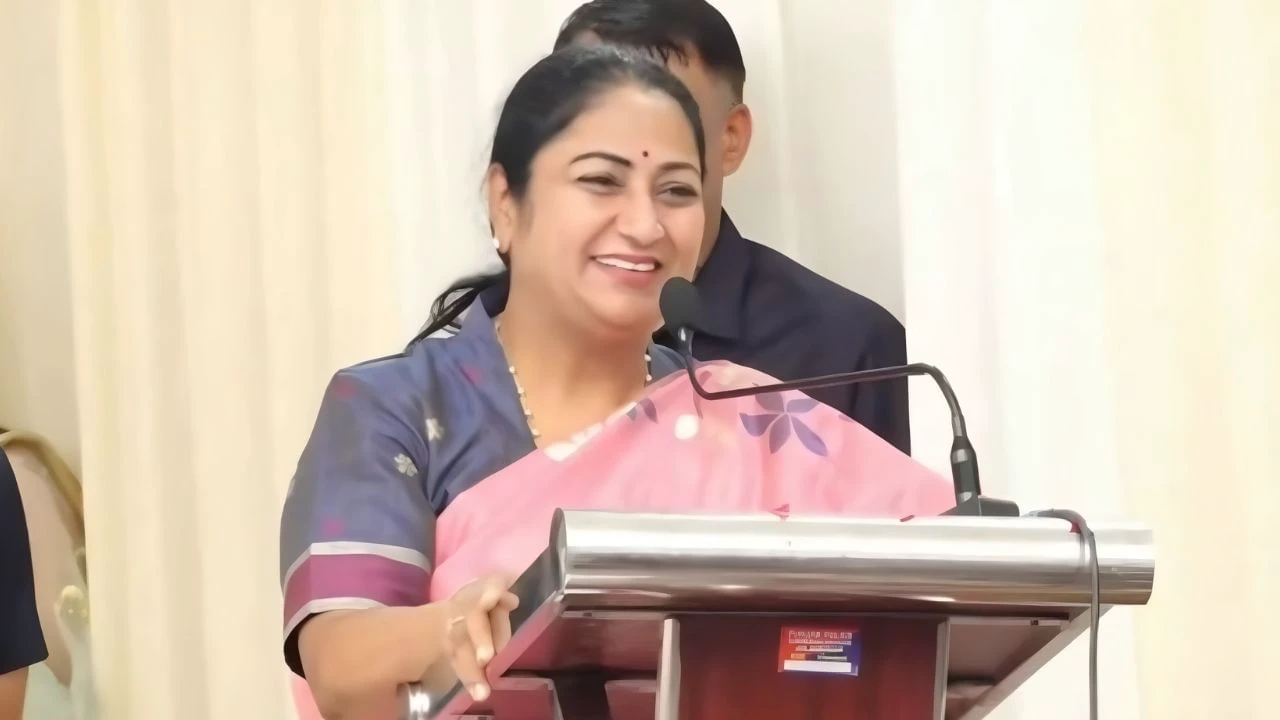 आपकी सीएम न डरेगी-न रुकेगी.हमले के बाद रेखा गुप्ता पहुंची गांधीनगर, यमुनापार के विकास का जिम्मा अरविंदर लवली को दिया