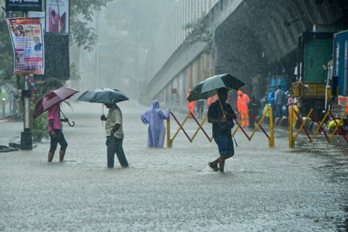 Aaj Ka Mausam: 26 अगस्त को भारी से बहुत भारी बारिश, आंधी-तूफान की चेतावनी, अगले 7 दिन के लिए अलर्ट जारी
