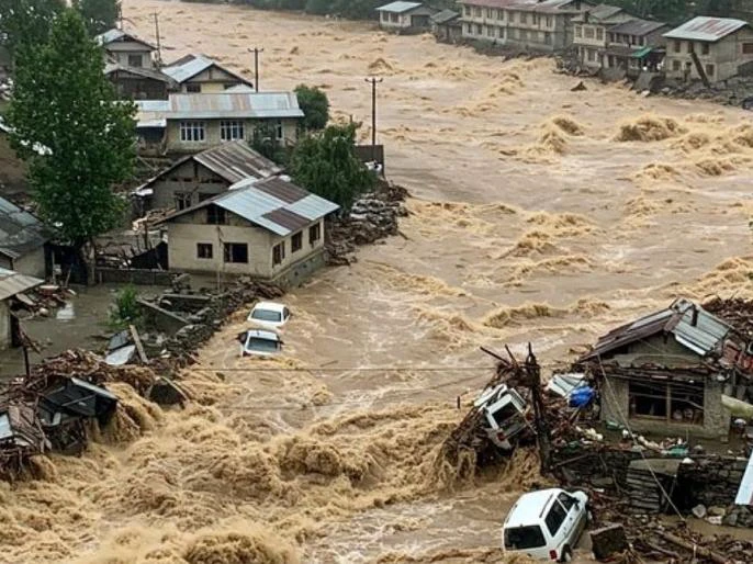 जम्मू-कश्मीर बारिशः बादल, बारिश और तबाही, 12 की मौत, 5 लापता, शेष देश से रेल संपर्क बहाल होने में कई दिन लगेंगे