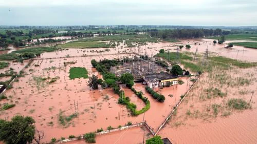 हरियाणा के 1233 गांवों में बाढ़... दो हाईवे और कई सड़कें बंद, सात की मौत; आज भारी बारिश