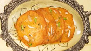 पके केले से बनाएं मालपुए, एकदम रूई जैसे नरम बनेंगे और खाने में लाजवाब, फटाफट नोट कर लें रेसिपी