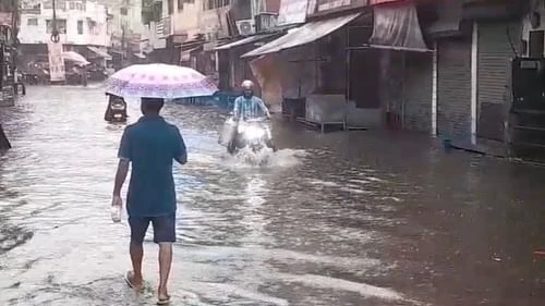  15 सितंबर से लौटेगा मानसून! लेकिन पीछे छोड़ जाएगा 7% ज्यादा बारिश और अनगिनत सवाल&hellip;