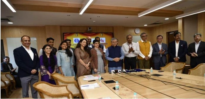 केंद्रीय मंत्री श्री अश्विनी वैष्णव ने तीन नई पहलों का अनावरण किया सुलभ प्रौद्योगिकी और मजबूत डिजिटल सामग्री परितंत्र के लिए सरकार के प्रयासों पर जोर दिया