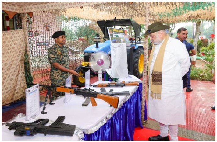केन्द्रीय गृह एवं सहकारिता मंत्री श्री अमित शाह ने त्रिपुरा में BSF की लंकामूरा सीमा चौकी का निरीक्षण किया सीमा प्रहरियों से संवाद कर बढ़ाया जवानों का हौसला
