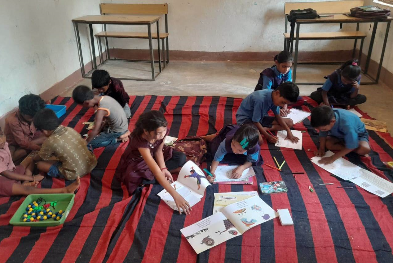 समर कैम्प में विद्यार्थी दिखा रहें हैं अपनी कलात्मक हुनर स्कूल व खेल विभाग की सराहनीय पहल