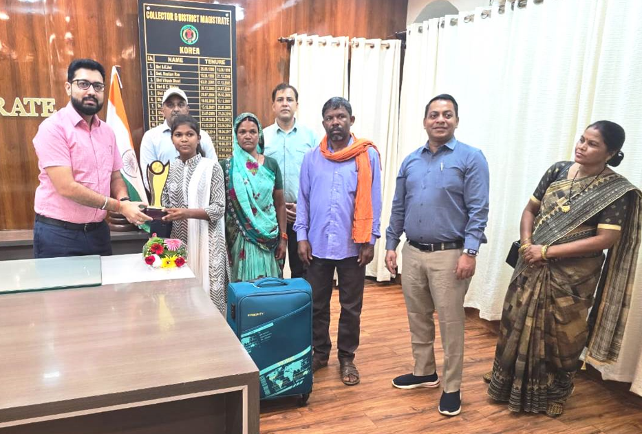 कोरिया की बेटी प्रगति जाएगी जापान कलेक्टर श्री विनय कुमार लंगेह से की मुलाकात