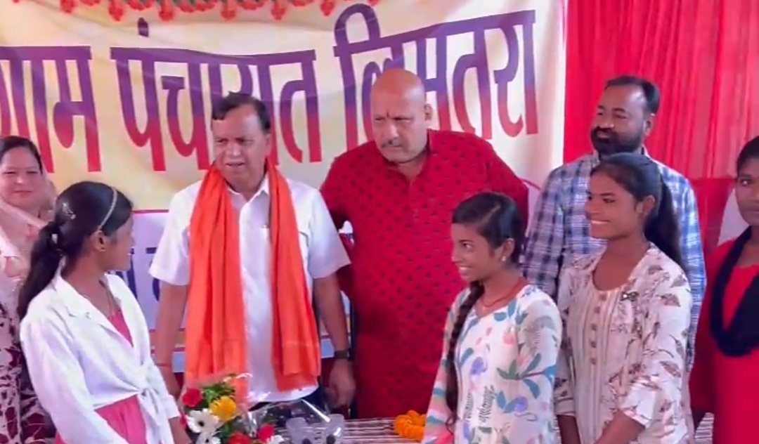 सिमगा ब्लॉक के ग्राम पंचायत लिमतरा में विभिन्न कार्यक्रम आयोजित पूर्व विधायक सहित अन्य हुए उपस्थित