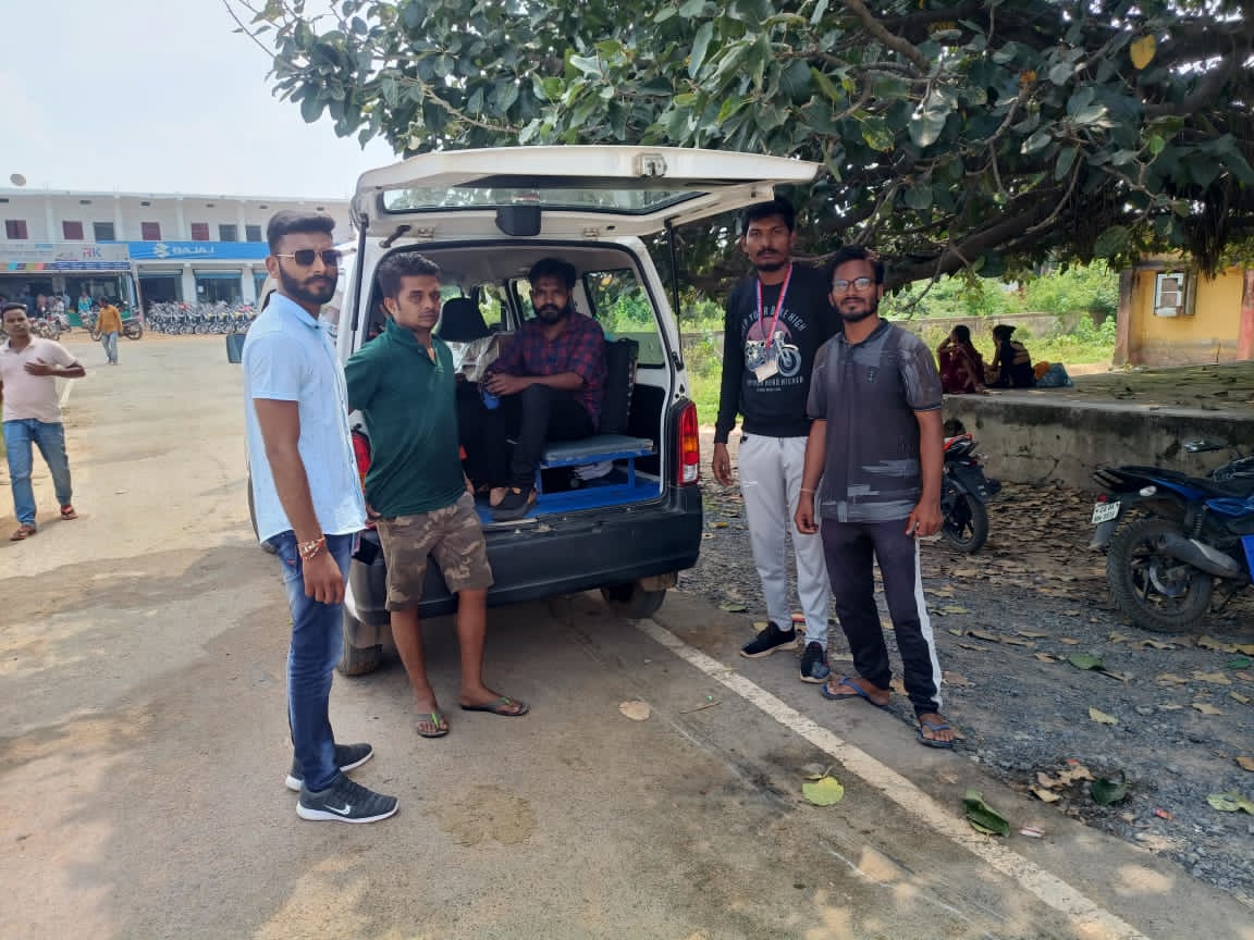 एम्बुलेंस ड्राइवर को पड़ा दिल का दौरा,कमलेश डड़सेना एवं साथियो ने मिलकर की मदद