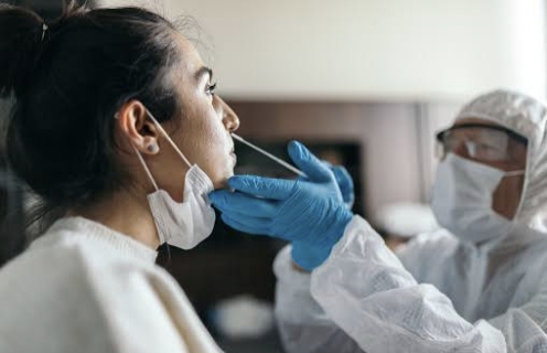 कोरोना की रफ्तार हुई बेलगाम...नए केस 1 लाख के पार...