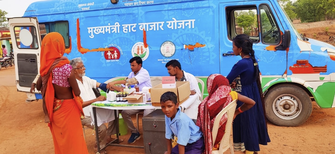 जिले के 35 साप्ताहिक हाट बाजारों में 5 डेडिकेटेड वाहनों के माध्यम से लोगों तक पहुंच रहीं स्वास्थ्य सुविधाएं... विगत 3 माह में 460 हाट बाजार क्लिनिक में 30 हजार से अधिक को मिला इलाज एवं दवाइयां...