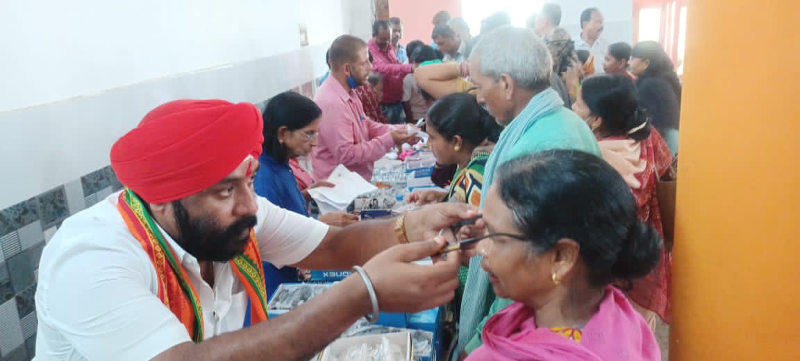 रायपुर,विशाल निःशुल्क नेत्र और स्वास्थ्य शिविर चश्मा वितरण भारतीय जनता पार्टी आपदा प्रबंधन द्वारा