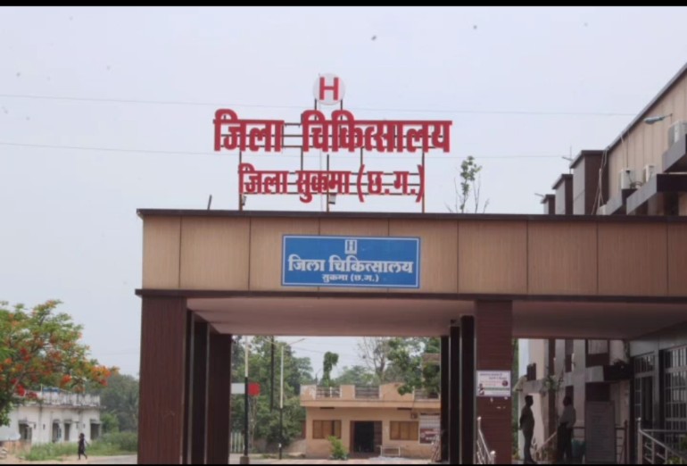 जिला चिकित्सालय में 3 मेजर और 5 माइनर सर्जरी कर, रतन मंडावी का बचाया हाथबस्तर संभाग में प्लास्टिक सर्जरी करने वाला पहला सरकारी अस्पताल 