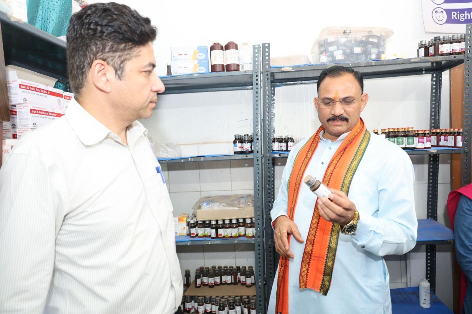 पीएचसी बेनूर के औचक निरीक्षण में मिली गंभीर लापरवाही, स्वास्थ्य मंत्री के निर्देश पर फार्मासिस्ट बर्खास्त