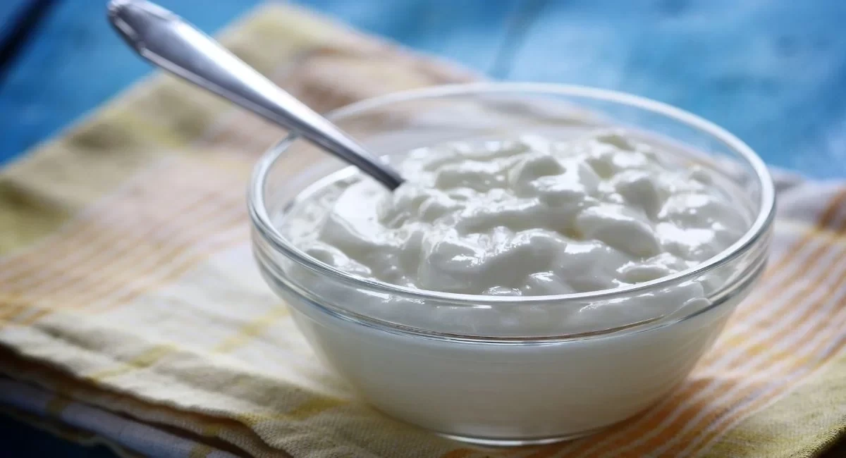 दही में मिलाएं ये 3 चीजें और Vitamin B12 की कमी होगी दूर &ndash; रिज़ल्ट देख चौंक जाएंगे!