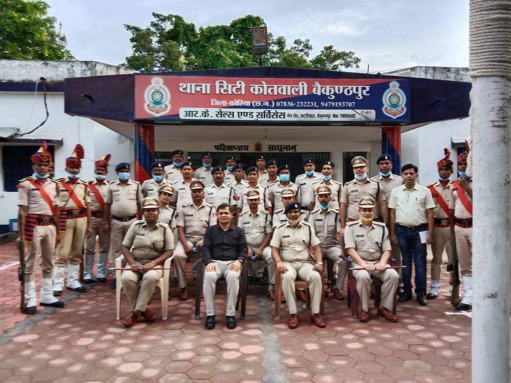 आईजी  रतनलाल डांगी का आकस्मिक निरीक्षण, कोतवाली प्रभारी की जम कर की तारीफ, प्रशंसा ईनाम से किया पुरस्कृत