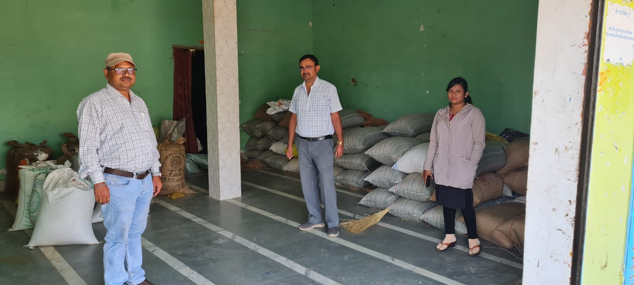 अवैध धान परिवहन और भण्डारण पर कार्यवाही करने प्रशासनिक टीम सक्रिय, कार्यवाही करते हुए 56 क्विंटल धान जप्त