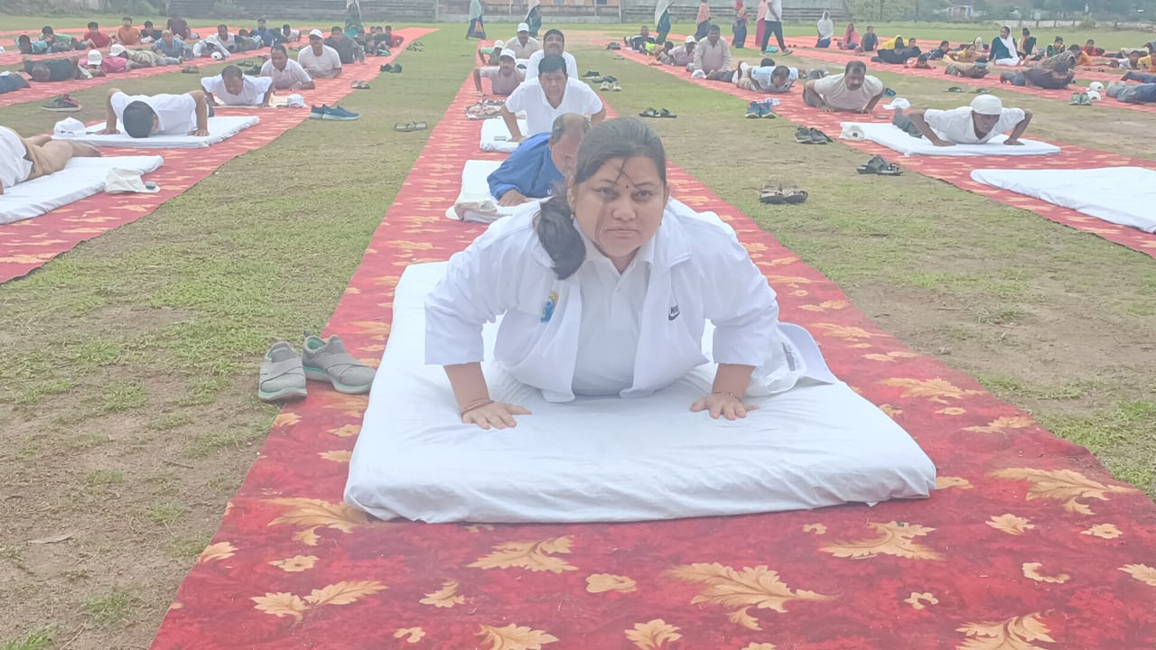योग मनुष्य का शारीरिक मानसिक और आध्यात्मिक ऊर्जा को बढ़ाता है - महापौर कंचन जायसवाल