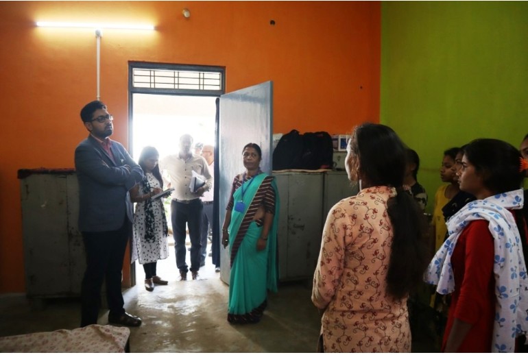 बीईओ ने प्रधान पाठक एवं सहायक शिक्षक (एल.बी ) को जारी किया कारण बताओ नोटिस