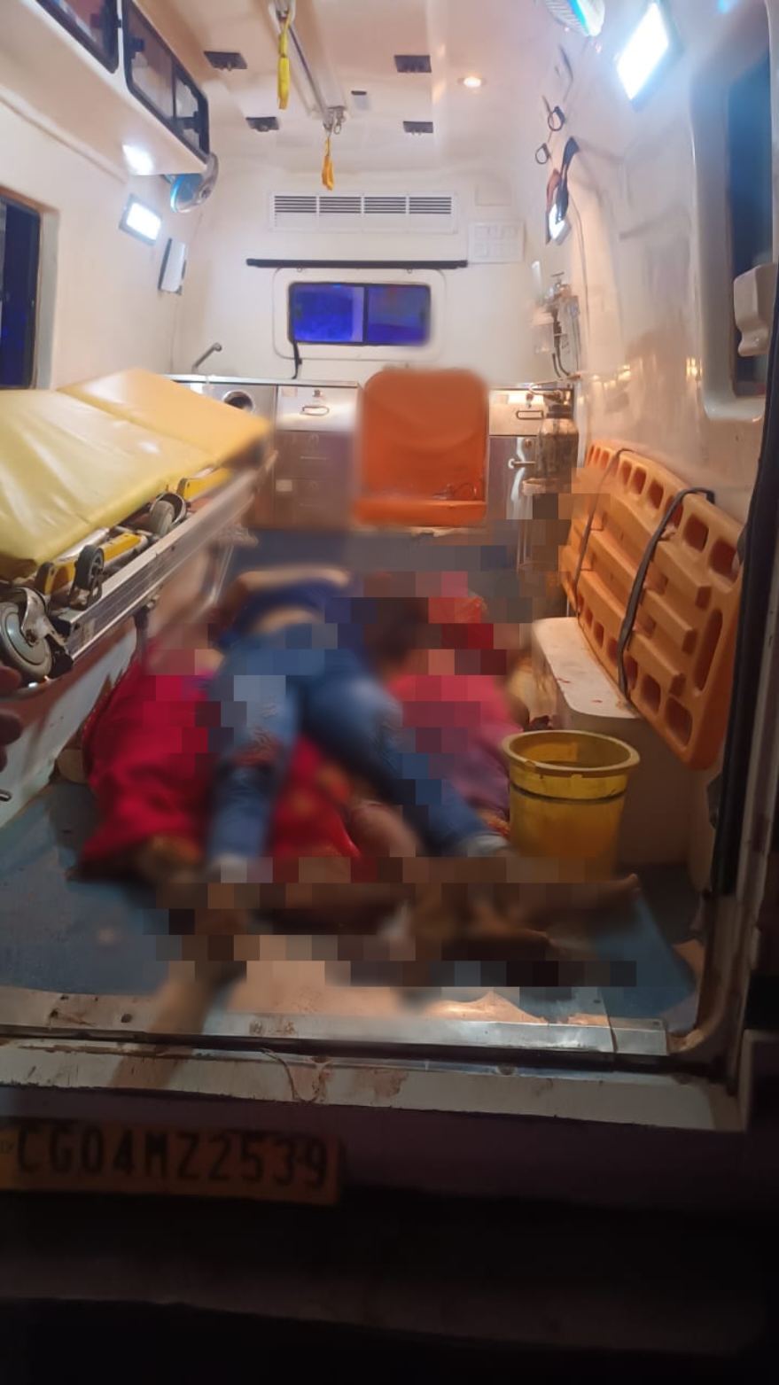 धमतरी नेशनल हाइवा एक साथ एक ही परिवार के दस लोगों की मौत.... मची चीख पुकार.. दुखत घटना 