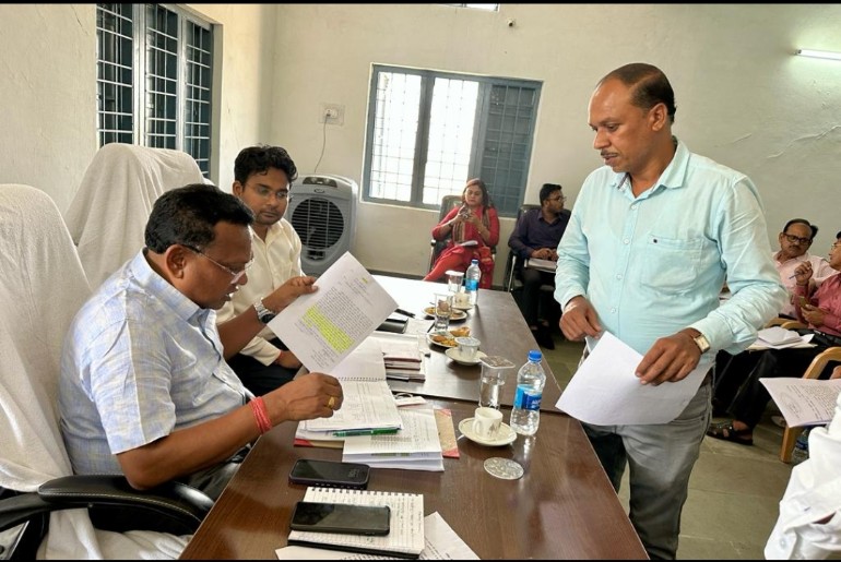 सीएम घोषणा और गोधन न्याय योजना के कार्यों में तेजी लाने के निर्देश