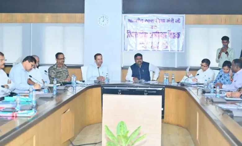 शिक्षा मंत्री गजेन्द्र यादव ने कार्यभार संभालते ही अधिकारियों की ली समीक्षा बैठक, शिक्षा गुणवत्ता में सुधार के लिए रणनीति पर की विशेष चर्चा