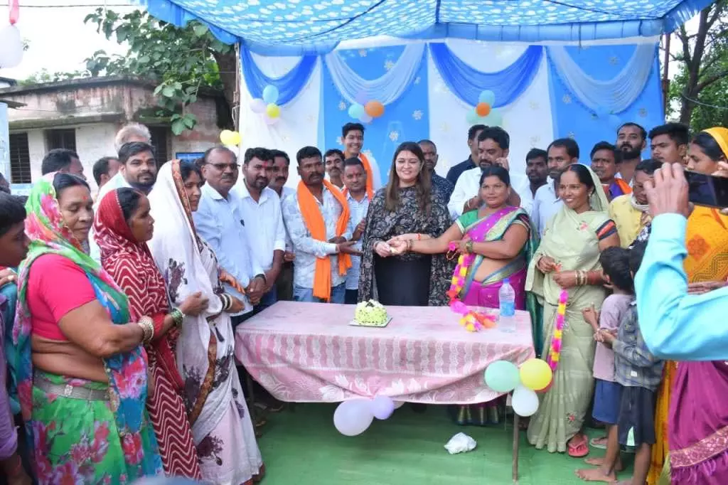 पंडरिया विधायक भावना बोहरा ने जन्मदिन की शुभकामनाओं के लिए जताया आभार, किया पौधरोपण व जनसेवा