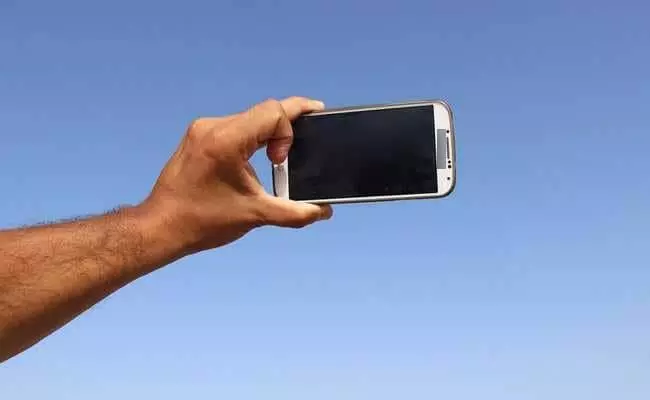 एक क्लिक... और ज़िंदगी खत्म! भारत बना 'मौत की सेल्फी' का वैश्विक अड्डा