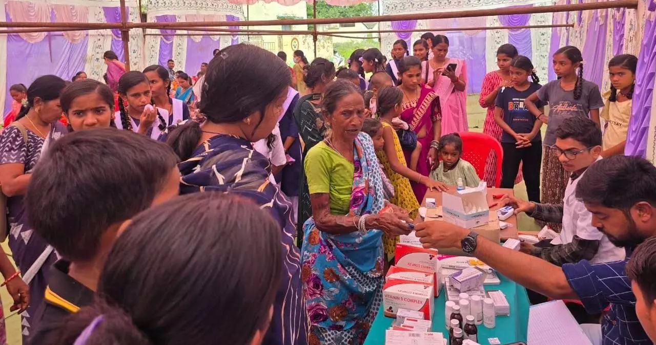 स्वस्थ छत्तीसगढ़ की ओर एक और कदम: रजत जयंती वर्ष में ग्राम बेमचा बना &lsquo;महतारी मेगा हेल्थ कैम्प&rsquo; का साक्षी!