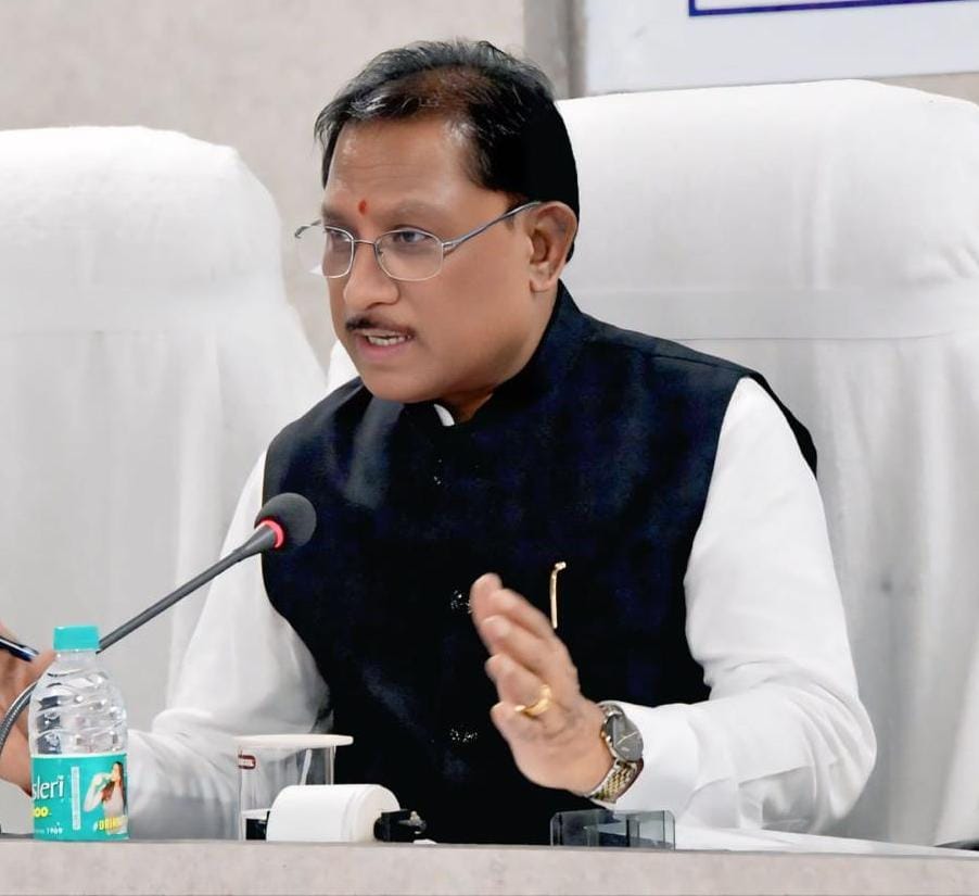 CM साय की सख्त मॉनिटरिंग: बाढ़ पीड़ितों को राशन-इलाज के बाद अब ‘नये जीवन’ की दस्तावेजी मदद… CM साय की सख्त मॉनिटरिंग: बाढ़ पीड़ितों को राशन-इलाज के बाद अब ‘नये जीवन’ की दस्तावेजी मदद…