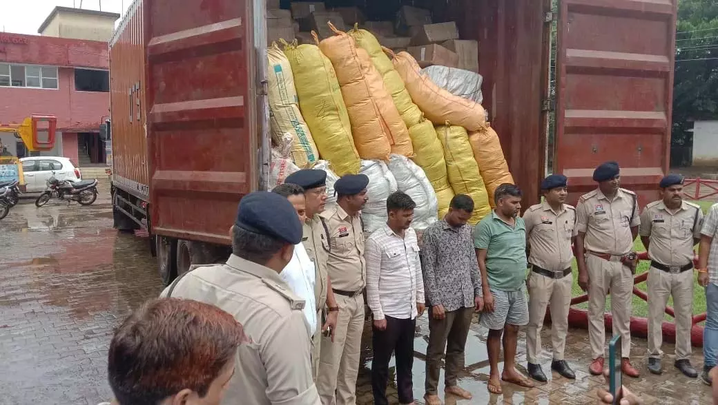 टोल प्लाज़ा पर थमा कंटेनर&hellip; और फिर खुला 388 किलो गांजे का काला खेल, पुलिस ने 1.53 करोड़ का माल दबोचा