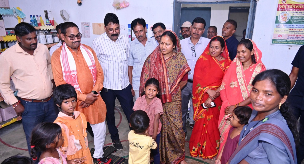 धरसेड़ी आंगनबाड़ी केंद्र के औचक निरीक्षण पर बोलीं मंत्री लक्ष्मी राजवाड़े &ndash; पोषण और स्वच्छता में लापरवाही बर्दाश्त नहीं