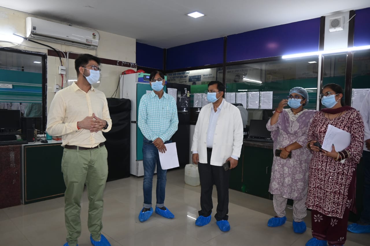  बलौदाबाजार का जिला अस्पताल रचेगा इतिहास? देश का पहला सरकारी लैब बनने की ओर बढ़ा कदम, कल होगी निर्णायक परख